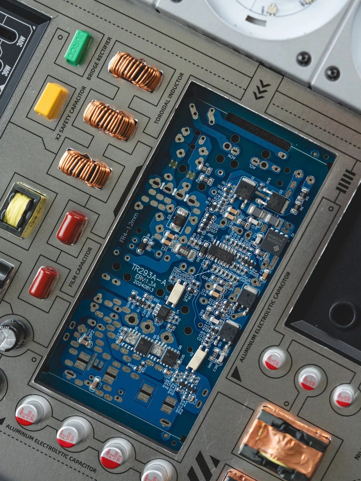 mfish E-Tank zerlegt: Limitierte Auflage gerahmter Kunstwerke (1 von 13)