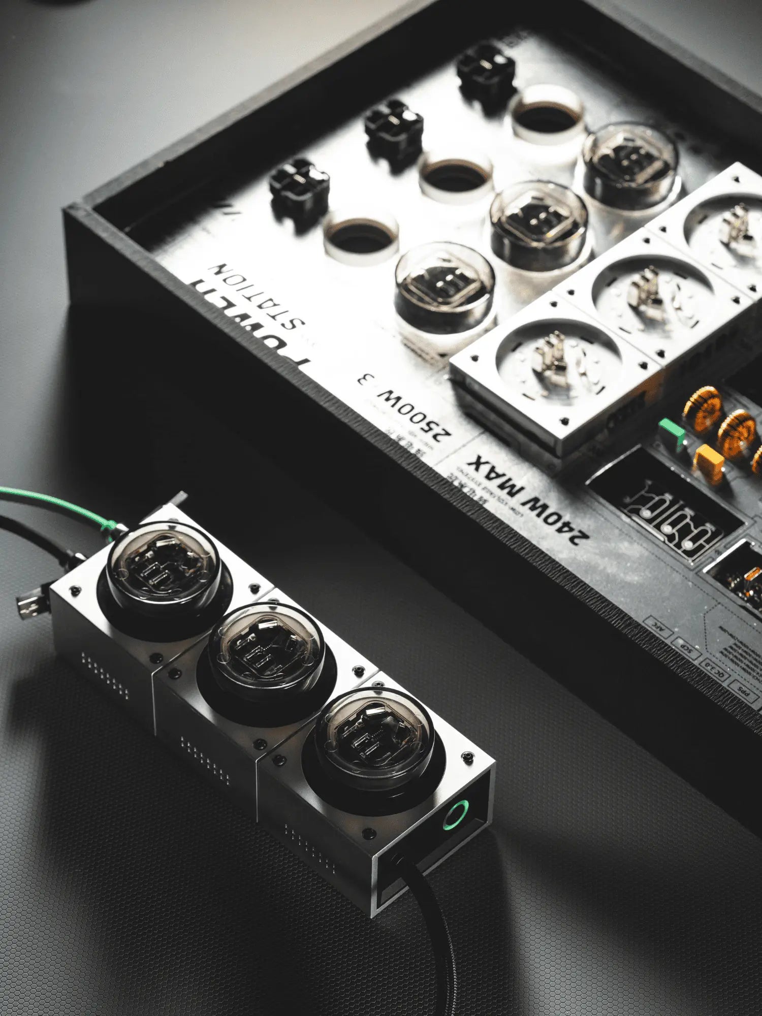 mfish E-Tank zerlegt: Limitierte Auflage gerahmter Kunstwerke (1 von 13)