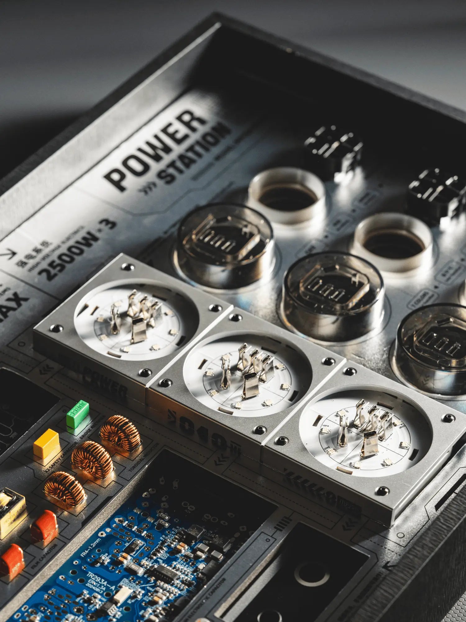 mfish E-Tank zerlegt: Limitierte Auflage gerahmter Kunstwerke (1 von 13)