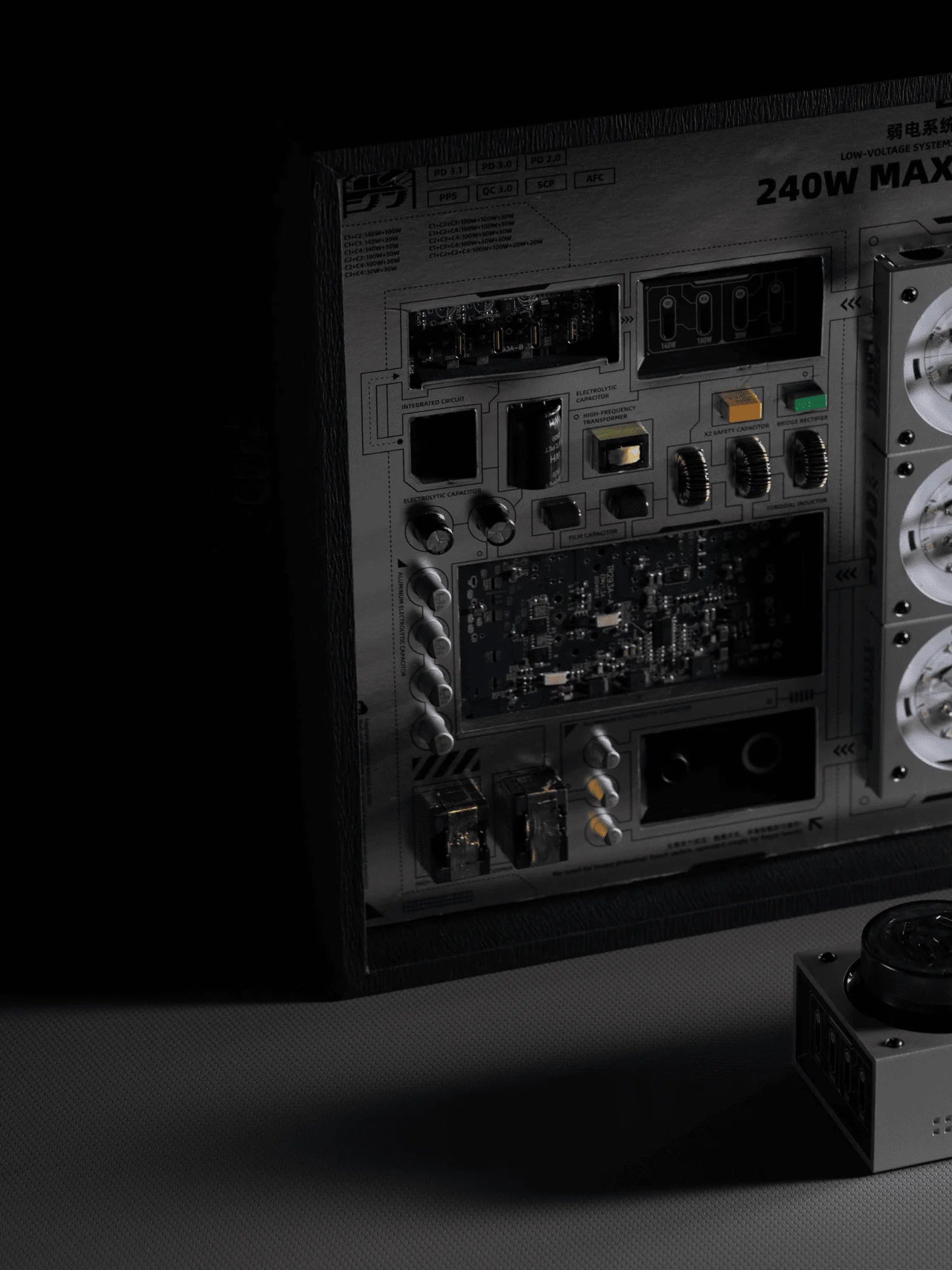 mfish E-Tank zerlegt: Limitierte Auflage gerahmter Kunstwerke (1 von 13)